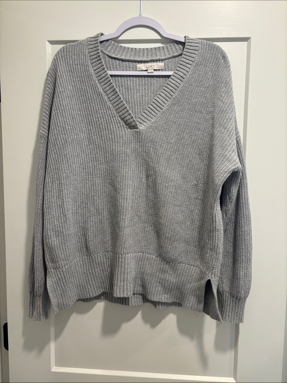 LOFT Gray V-Neck Ribbed Knit Pullover Sweater